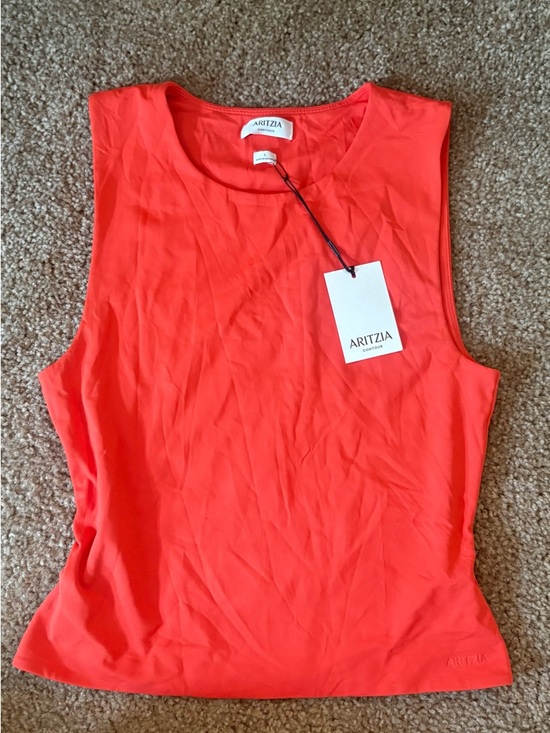 Aritzia Tops - NWT Aritzia Coral /Red Sleeveless Crewneck Tank Top